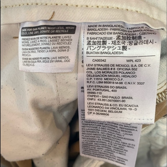 Levi’s,36/30,Two-Horse Brand, Athletic-Fit, Hybrid Khakis, Excellent Condition - Picture 4 of 10